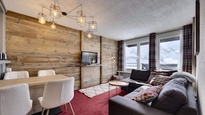 Unclassified image, 3 of 4, button - Apartment in Tignes With Ski-in Ski-out (Tignes)