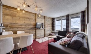 Living area - Apartment in Tignes With Ski-in Ski-out (Tignes)