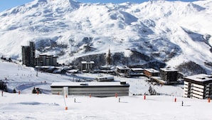 Aerial view - Bright Studio Apartment Ski-in/ski-out Access Balcony With Slope Views (Les Belleville)