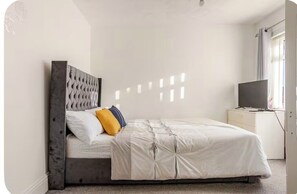 2 室のベッドルーム、インターネット、ベッドシーツ