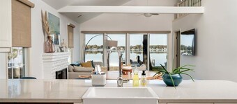 Sunset Cottage - West River Access and Views!