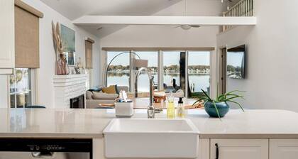 Sunset Cottage - West River Access and Views!