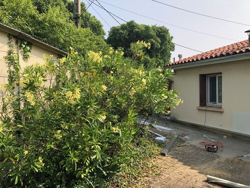 House Type T3 garden of 800 m square garage shed courtyard totally isolated.