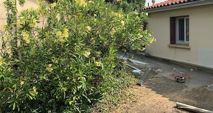 House Type T3 garden of 800 m square garage shed courtyard totally isolated.