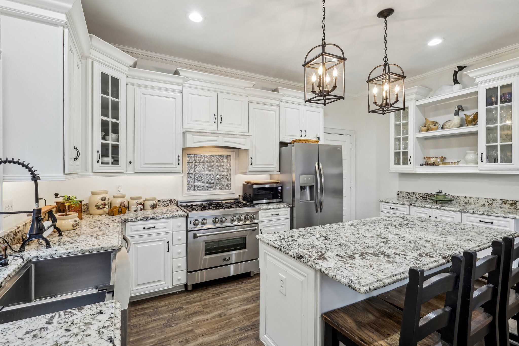 冰箱、微波炉、烤箱、炉灶