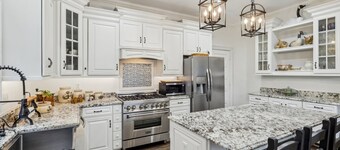 Welcome to Grand Victorian on Main!