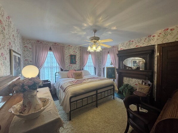 4 多间卧室、办公桌、熨斗/熨衣板、免费 WiFi