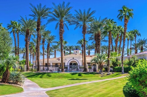Desert Oasis: Close to Pools, Golf and Coachella!