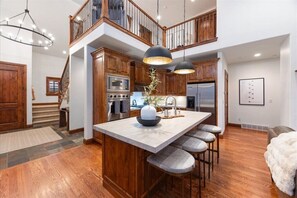 Private kitchen - Large Luxury Deer Valley East Getaway Sleeps 10, Hot Tub, Steam Shower (Heber City)