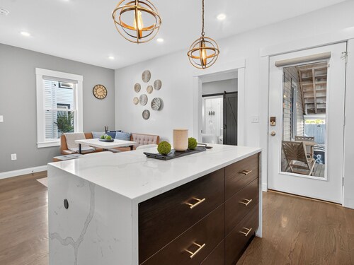 Charming 3 Bdr w/2 Parking Spots, Kids Play Area