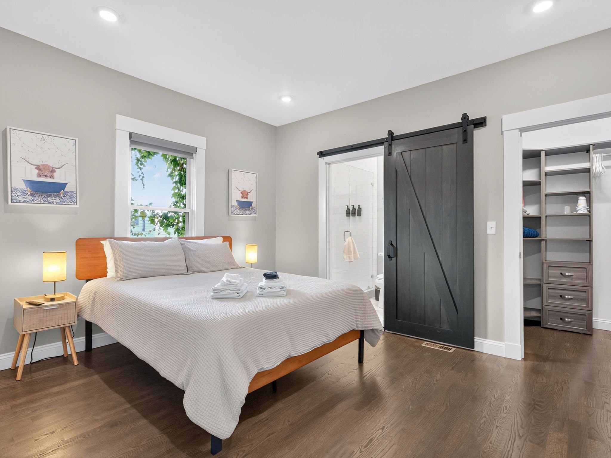 3 bedrooms, iron/ironing board, travel crib, free WiFi