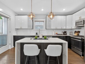 冰箱、微波炉、烤箱、炉灶