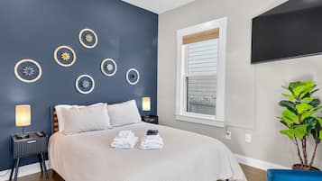 3 bedrooms, iron/ironing board, travel crib, free WiFi