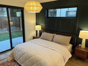 3 slaapkamers, een strijkplank/strijkijzer, gratis wifi, beddengoed