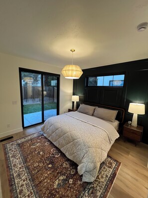 3 slaapkamers, een strijkplank/strijkijzer, gratis wifi, beddengoed