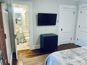 3 عدّة غرف نوم ومكواة/لوح كي وواي فاي وملاءات أسرّة