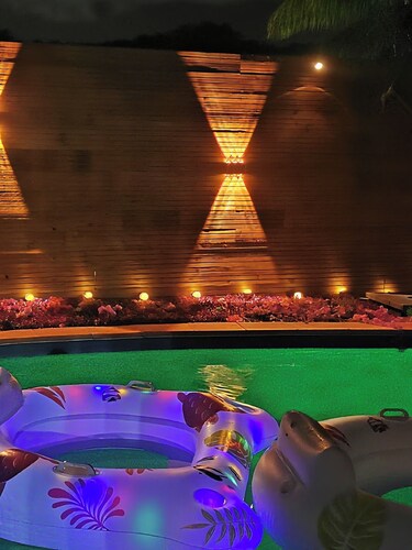 Villa with pool, jacuzzi, beach and Hilton bedding