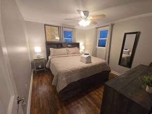 2 slaapkamers, een strijkplank/strijkijzer, wifi, beddengoed