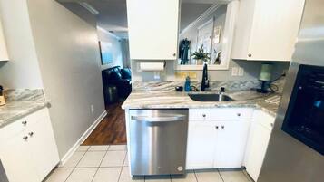 Fridge, microwave
