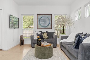 TV - San Antonio Home - 4 minutes from Downtown (San Antonio)