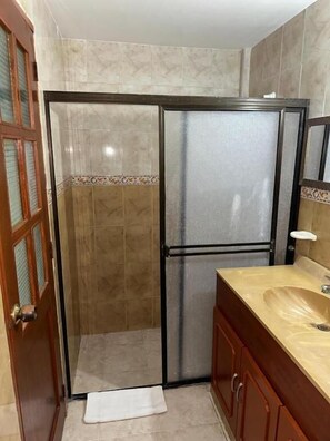 Bathroom - HOTEL LADYMAR (Cartagena)