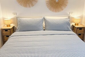 2 bedrooms, in-room safe, desk, travel crib - Camaiore - Elegant Home Between Mountains and Sea for Groups and Families (Camaiore)
