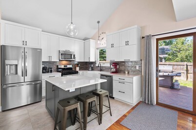 Remodeled Home in El Jebel with Outdoor Hot Tub & Office/Workout Room