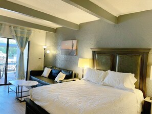 1 habitación, tabla de planchar con plancha, wifi y ropa de cama