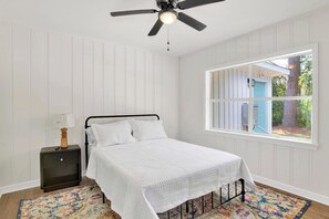 3 bedrooms, desk, iron/ironing board, travel crib