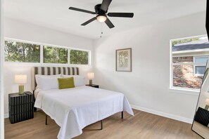 3 عدّة غرف نوم ومكتب ومكواة/لوح كي وواي فاي مجانًا