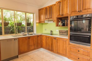 House, Hill View | Private kitchen
