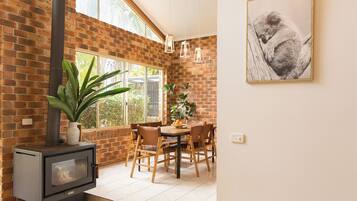 House, Hill View | Living area