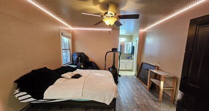 Luxurious Studio within the Yosemite Gateway/Sonora with Your Own Massage Chair