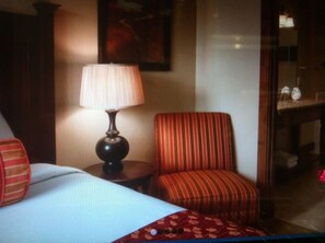 2 عدّة غرف نوم ومكواة/لوح كي وواي فاي وملاءات أسرّة