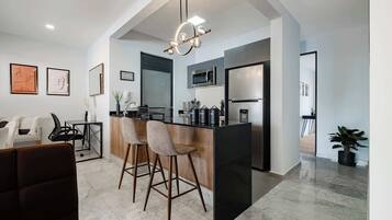 Departamento, varias camas, cocina, vista a la ciudad (Coahuila 193 - 308) | Interior