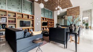 Apartamento, 1 cama Queen e sofá-cama, sacada, vista para a cidade (Hares Polanco-705) | Parte interna