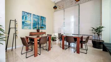 Lejlighed - 1 queensize-seng med sovesofa - balkon - byudsigt (Hares Polanco-705) | Spiseområde