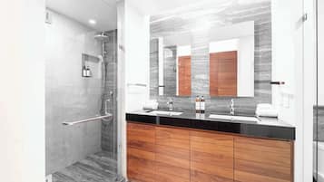 Apartment, 1 Queen Bed with Sofa bed, Balcony, City View (Hares Polanco-705) | Bathroom | Towels