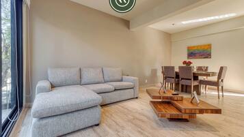 Apartment, 1 Queen Bed with Sofa bed, Kitchen, City View (Monterrey 200 203) | Living area