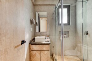 Bathroom - Centric 2 BR Condo in the Heart Roma Norte (Mexico City)