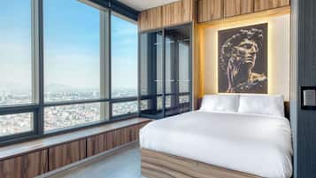 Studio, 1 Queen Bed, Kitchen, City View (Be Grand Reforma 3805) | 1 bedroom, individually decorated, individually furnished