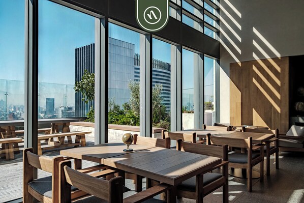 Estudio, 1 cama Queen size, cocina, vista a la ciudad (Be Grand Reforma 3805) | Restaurantes