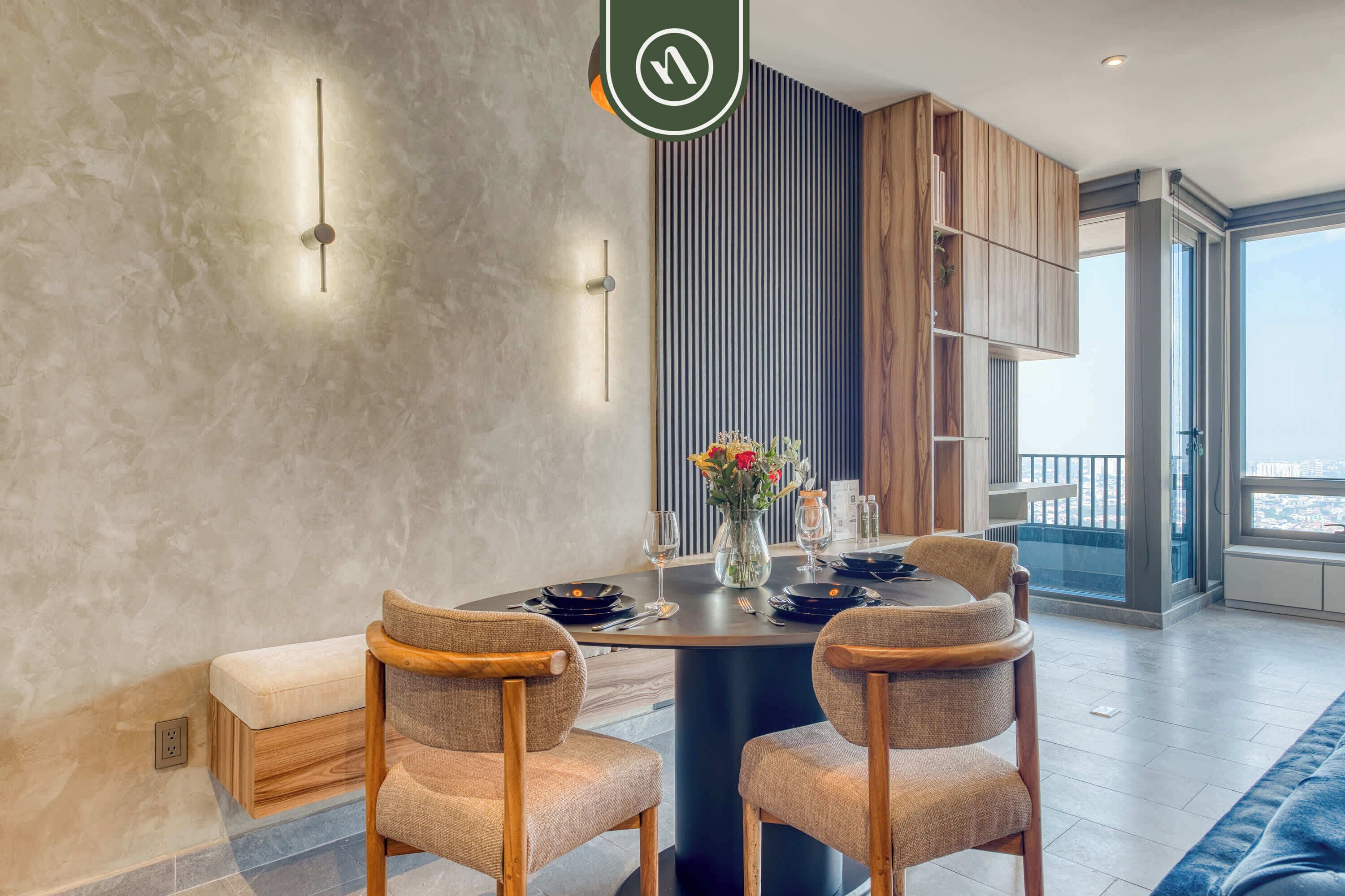 Studio, 1 Queen Bed, Kitchen, City View (Be Grand Reforma 3705) | Dining