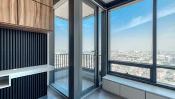 Studio, 1 Queen Bed, Kitchen, City View (Be Grand Reforma 3705) | Interior