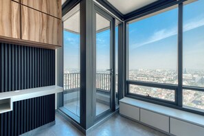 Studio, 1 Queen Bed, Kitchen, City View (Be Grand Reforma 3705) | Interior - Luxury Studio - Revolution Monument View - Gym (Mexico City)