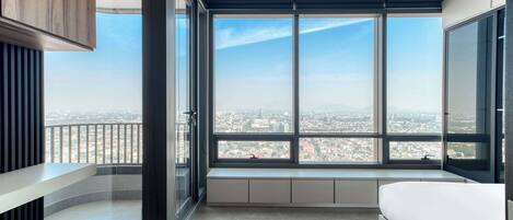 1 bedroom, individually decorated, individually furnished