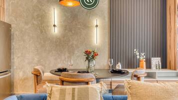 Studio, 1 Queen Bed, Kitchen, City View (Be Grand Reforma 3705) | Interior