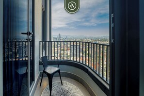 Departamento, 1 cama King size, balcón, vista a la ciudad (Be Grand Reforma 2705) | Interior