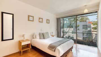 Departamento, 2 camas matrimoniales, cocina, vista a la ciudad (SpazioDurango 136 1) | 2 habitaciones, decoración personalizada y muebles diferentes