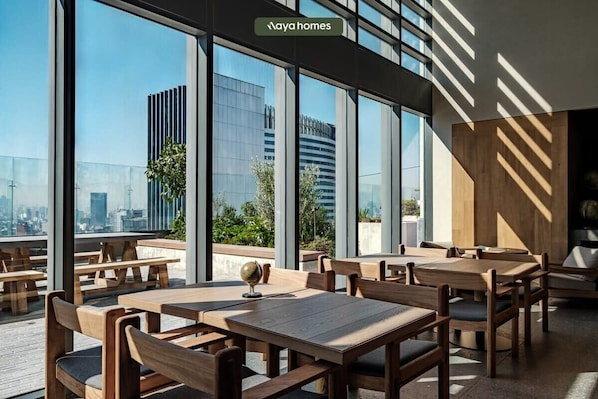 Condo, 1 cama King size, cocina, vista a la ciudad (Be Grand Reforma 3908) | Restaurantes
